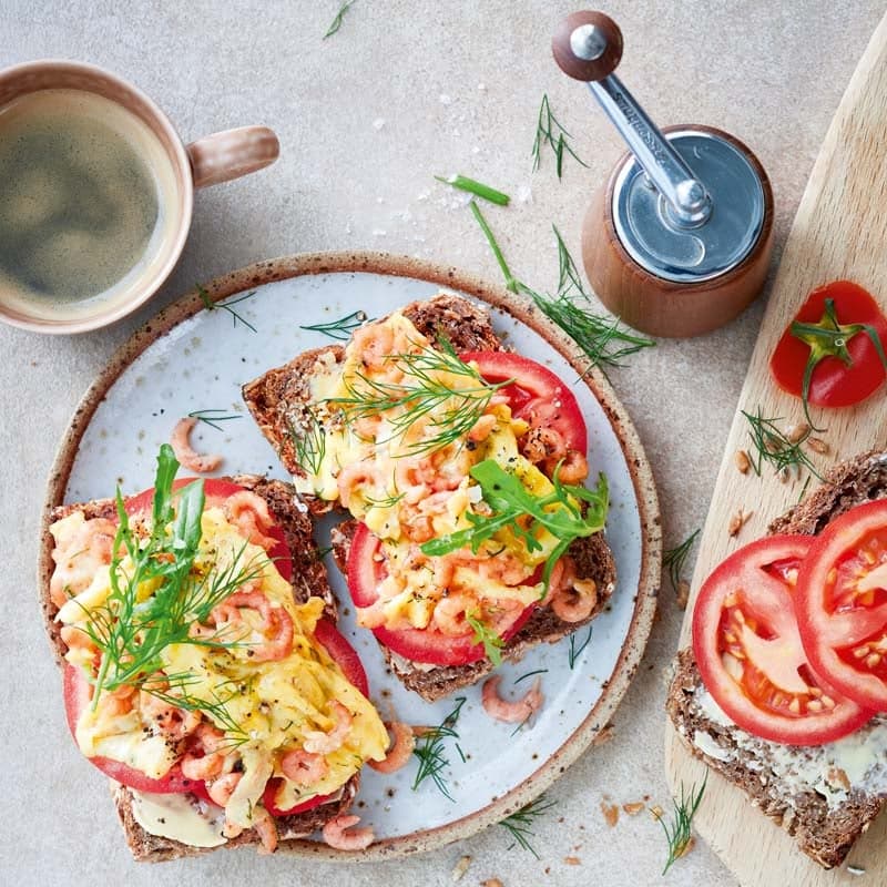 ViktVäktarna - Rågbröd med äggröra och räkor