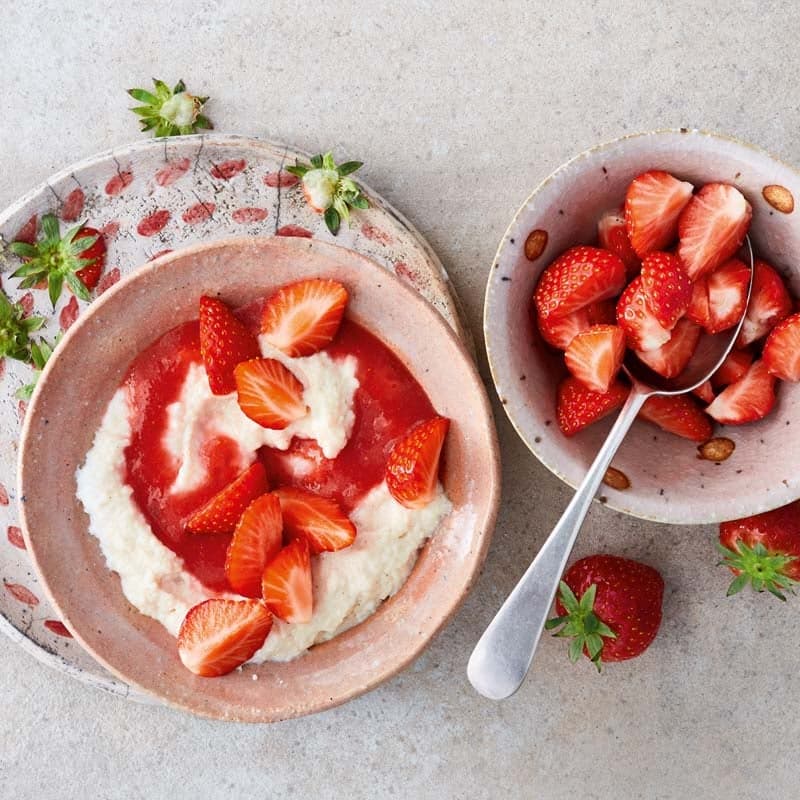 ViktVäktarna - Syrlig mannagrynsgröt med jordgubbssås