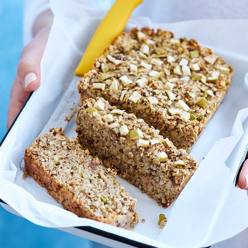 apple and cinnamon breakfast loaf