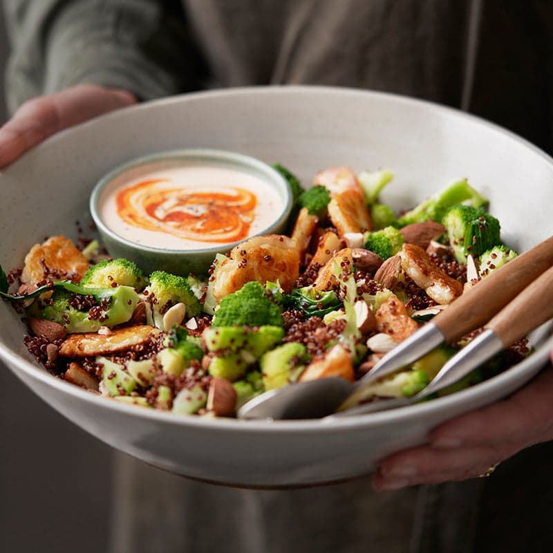 ViktVäktarna - Quinoa- och broccolisallad med halloumi