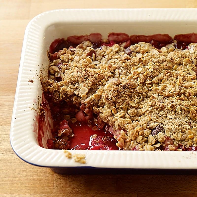 Rhubarb cherry crumble