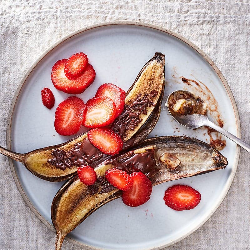 Grilled Bananas with Cinnamon & Chocolate